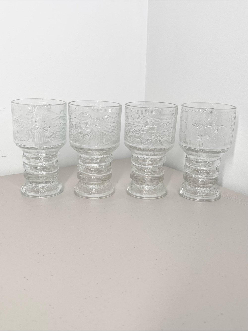 VTG 2001 Lord Of The Rings Set Of 4 Frodo Strider Gandalf Arwen Glasses Goblets